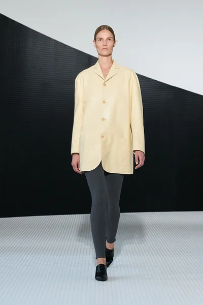 Look 10